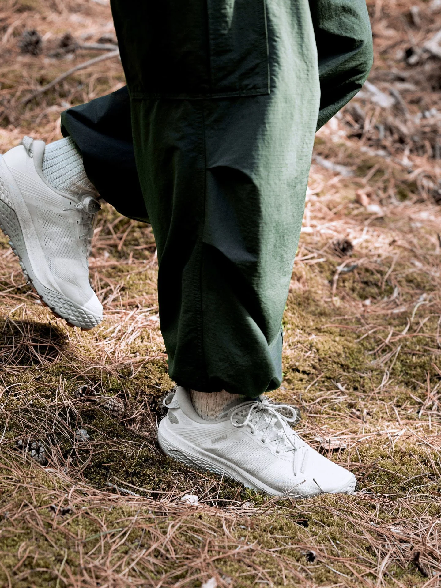 WOMEN'S IKONI TRAIL 1.0 - BRIGHT WHITE / DAWN BLUE - Image 10