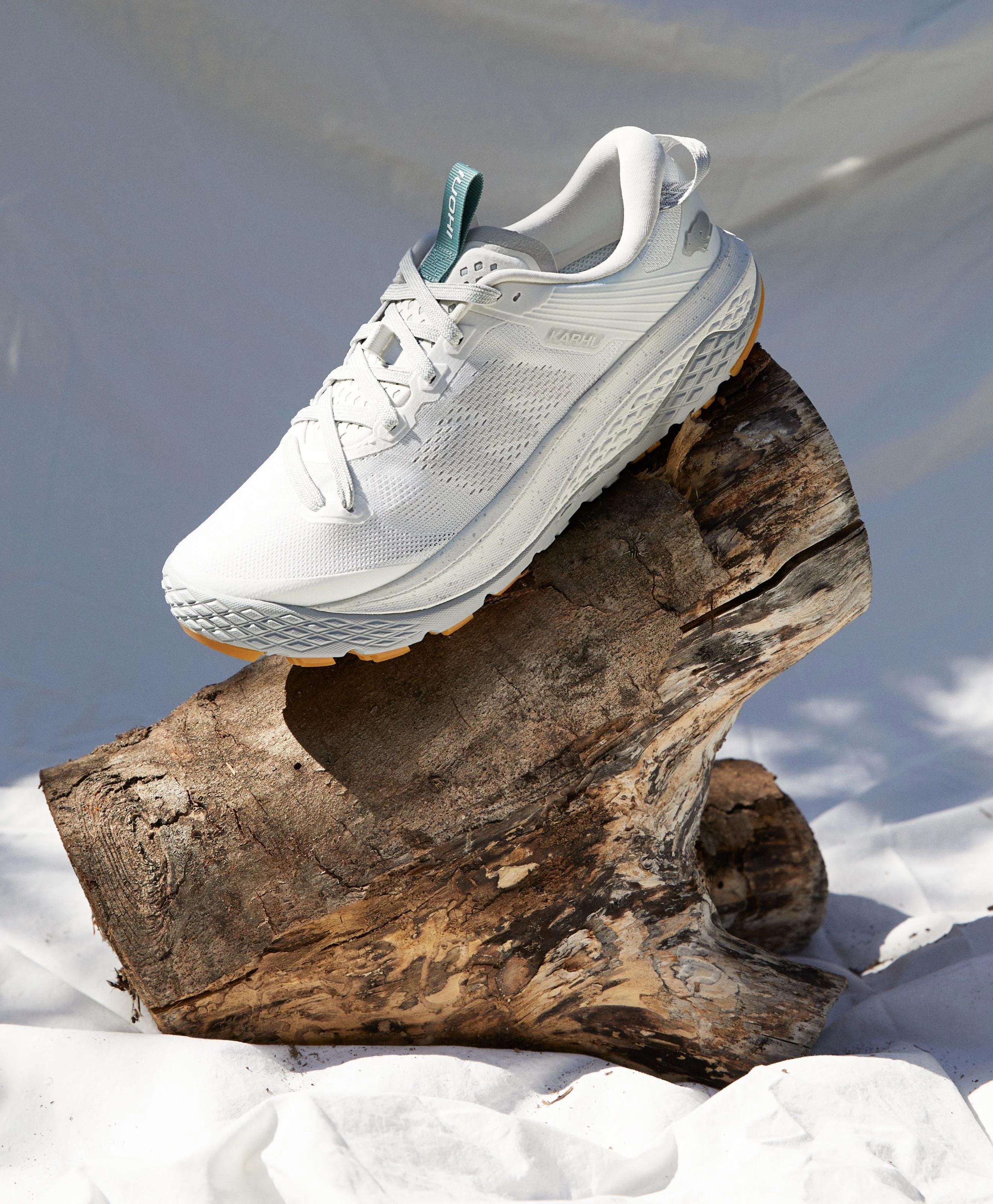 WOMEN'S IKONI TRAIL 1.0 - BRIGHT WHITE / DAWN BLUE - Image 9