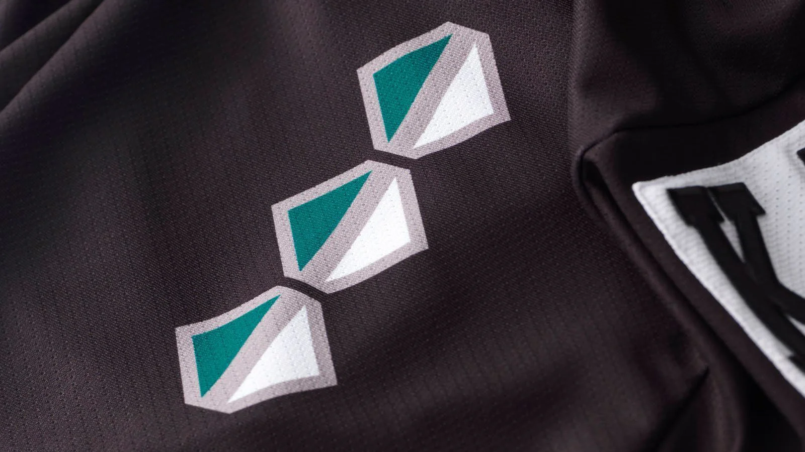 KARHU X TACKLA HOCKEY JERSEY - BLACK/PURPLE HEATHER - Image 3